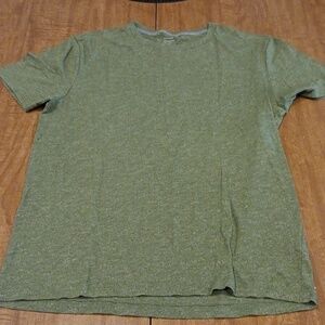 Old Navy t-shirt